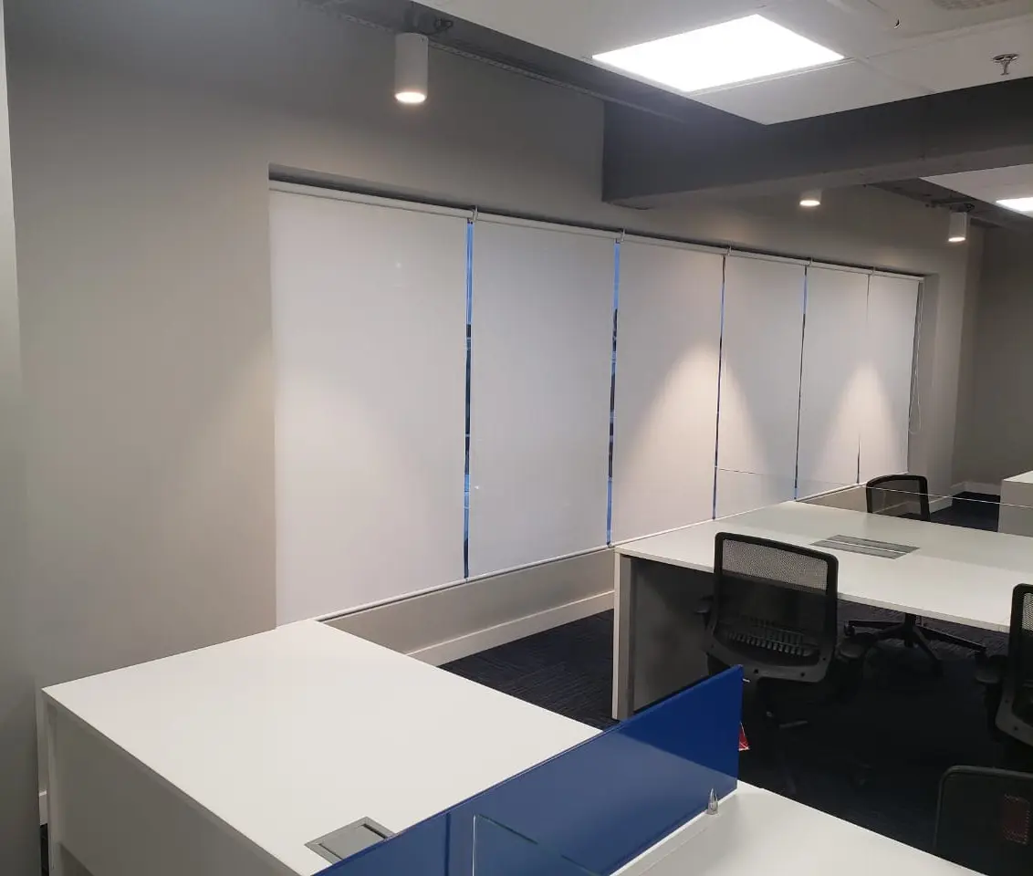 Higienização profissional de persianas e cortinas — Mais Clean